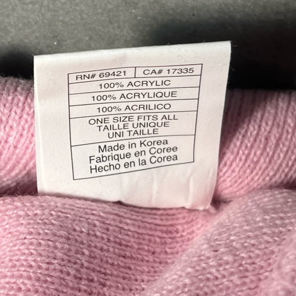 Women’s NFL Tampa Bay Buccaneers Pink Team Logo Cuffless Beanie Knit Cap NWT - Picture 3 of 3